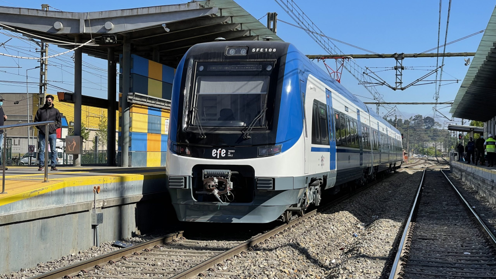 Reanudan circulación de trenes por el Puente Ferroviario del Biobío