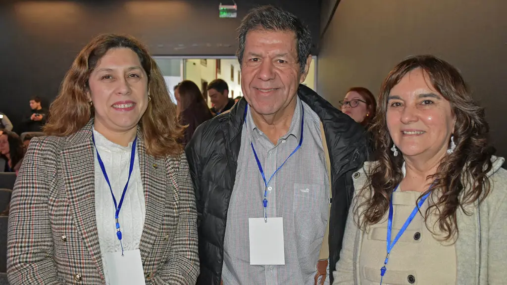 Patricia Ramírez, Jaime Veloso y Flor Freire. |  La Tribuna