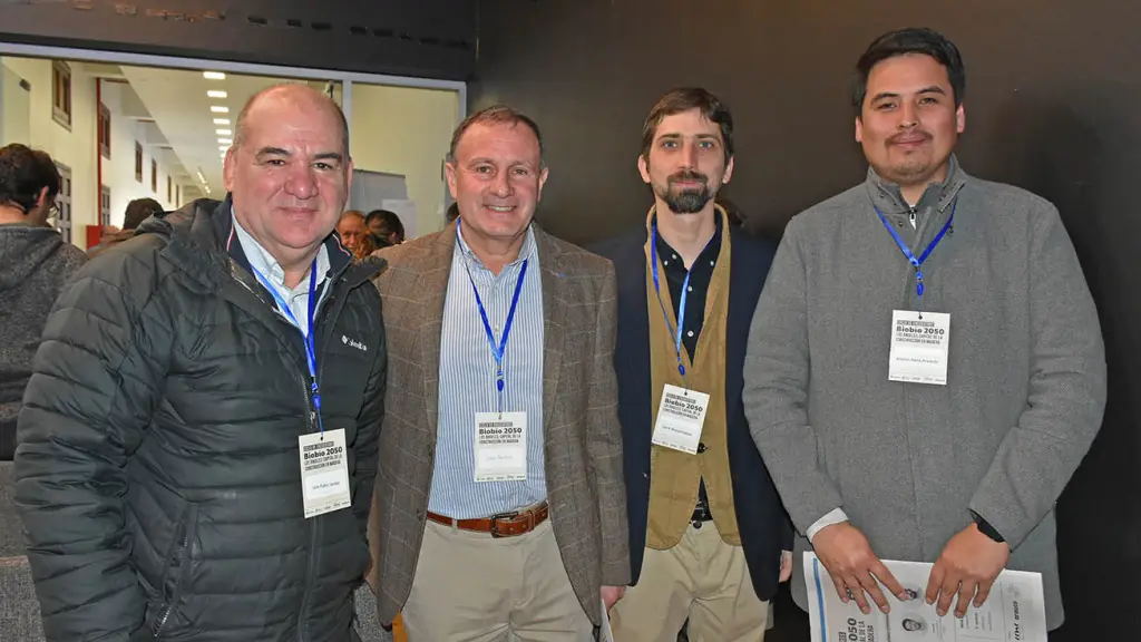 José Pablo Jordán, Juan Becerra Bruggikk; Gerth Wandersleben, expositor y Alberto Neira | La Tribuna