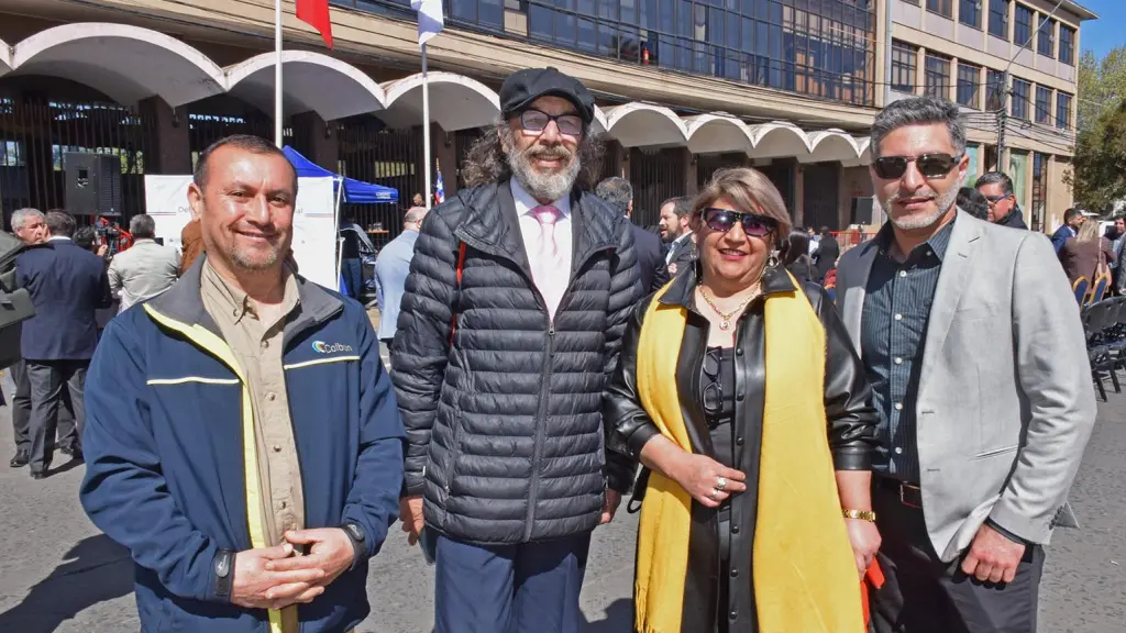 Pedro Poblete Jara, jefe de comunicaciones Colbún; José Pepe Riquelme, reportero patrimonial; Marisol Acuña y Diego Poblete. | La Tribuna