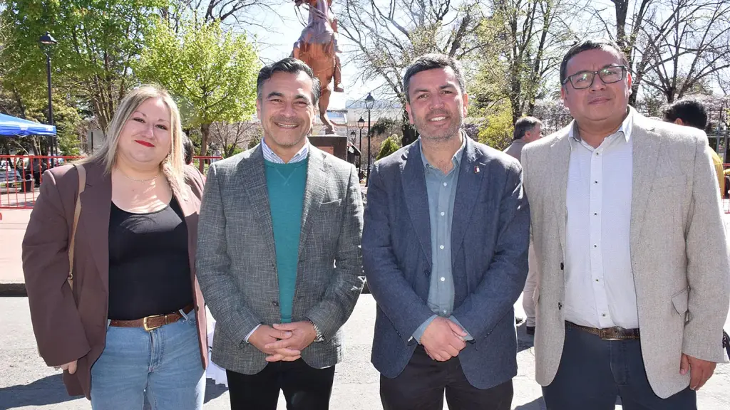 Naya Melo, gabinete Cabrero; Jorge Contreras Blümel; Yusef Sabag, alcalde de Cabrero; Christian Montoya, gerente comercial Empresa Periodística Biobío Ltda. | La Tribuna