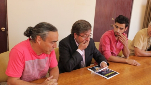 Músico angelino radicado en Argentina se reúne con gobernador Luis Barceló