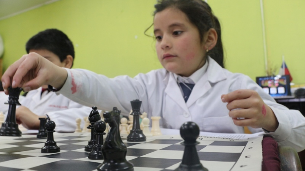Utilizan el ajedrez en el campo educativo para desarrollar habilidades ...