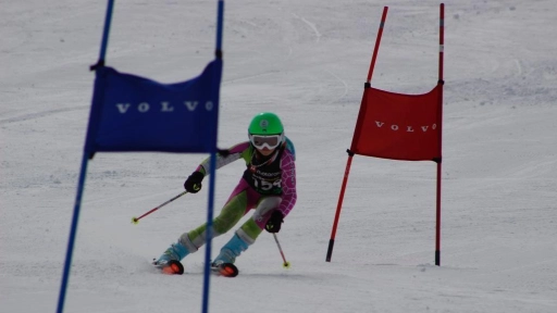 Julieta Frías se coronó primera campeona nacional de esquí sub 12