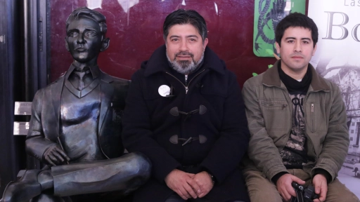 Se presenta escultura del destacado escritor chileno Roberto Bolaño