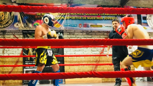 Angelinos la rompieron en certamen de kick boxing amateur en Talcahuano