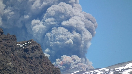 Sernageomin califica volcán Copahue como el de mayor riesgo del país