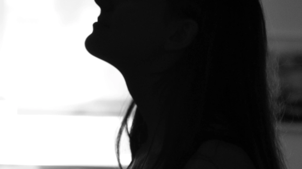 11-10-2018_19-21-131__silhouette-black-and-white-people-girl-woman-white-1027835-pxhere.com_-1, 