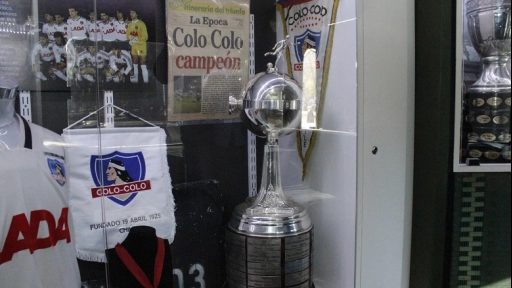 Museo Itinerante del fútbol chileno cautivó a los angelinos