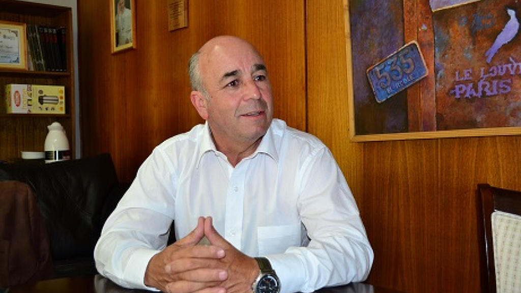 Mariano RuizEsquide asume como core anunciando repostulación el 2017