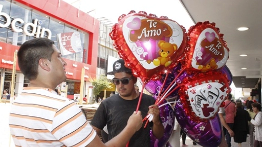 Angelinos disfrutaron de San Valentín y llenaron el centro de amor