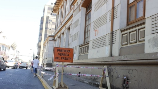 Ex Liceo de Hombres podría derrumbarse mientras continúan proceso judicial que ordenó detener su reparación