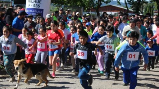 Positiva octava corrida atlética de la escuela Itilhue de San Carlos Purén