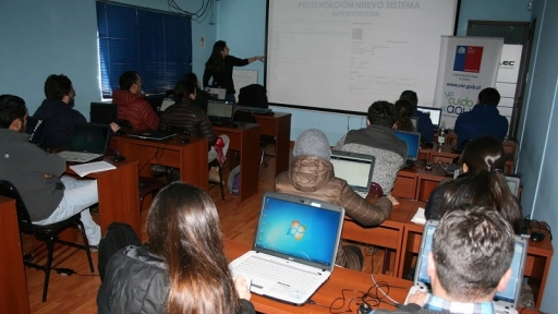 Capacitan a consultores para postular a nuevos proyectos de riego