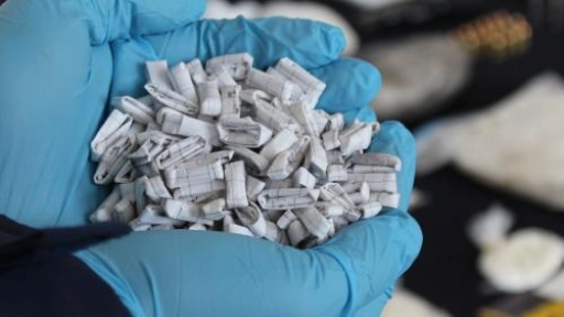 Sorprenden a tres personas con más de 140 dosis de pasta base de cocaína
