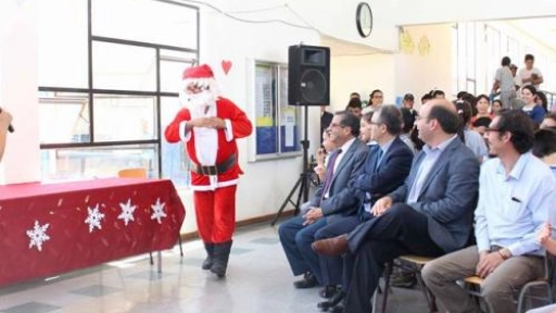 Municipio adelanta entrega de regalos navideños a niños de la comuna
