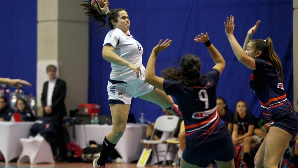 CUBLA balonmano, JUEGOS DEPORTIVOS NACIONALES 2019En el Centro de Alto Rendimiento CEO se disputó la final damas del Balonmano damas de los JDN 2019. El equipo de Metropolitana enfrentó a su similar de Biobio (blanco).Santiago, Chile29/05/2019Foto: Max Montecinos/IND