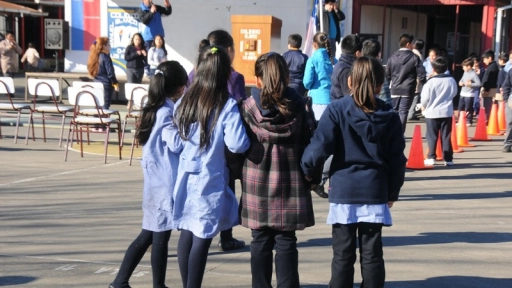 Gobierno anuncia Bonos de Escolaridad para afectados por incendios en Valparaíso