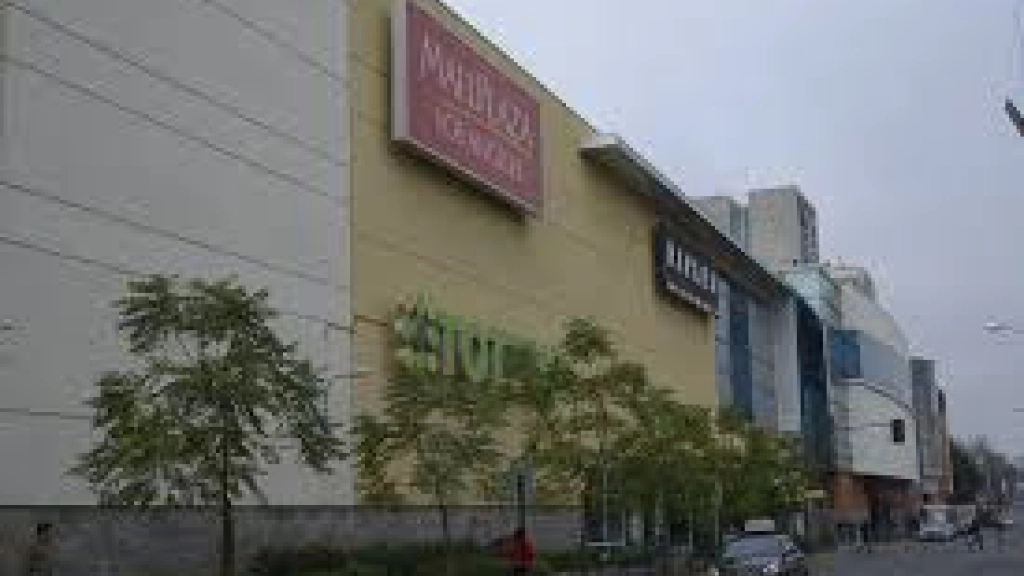 mall plaza, 