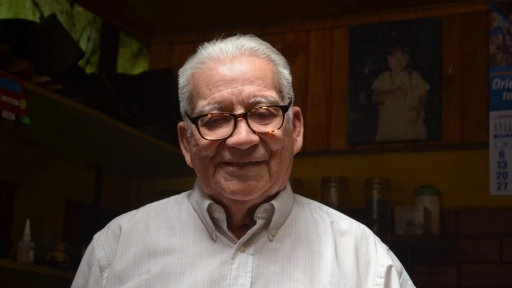 Don Nancho Morales, el zapatero angelino dueño de una tradición familiar centenaria