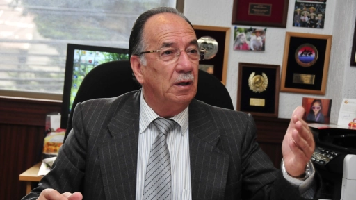 Diputado Pérez amenaza con acusación constitucional si el ministro  insiste con el regreso a clases presenciales