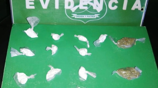 Los Ángeles: Carabineros detuvo a un hombre que portaba 13 bolsas con clorhidrato de cocaina