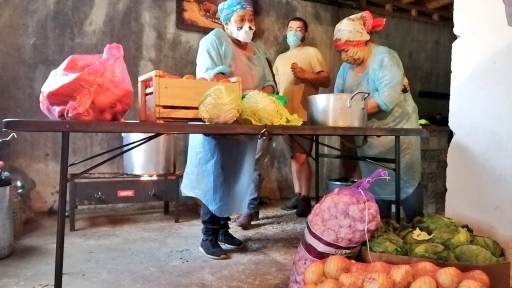 Los Ángeles: Donan 500 kilos de alimentos y 10 mil mascarillas en el Día Nacional de las Frutas y Verduras