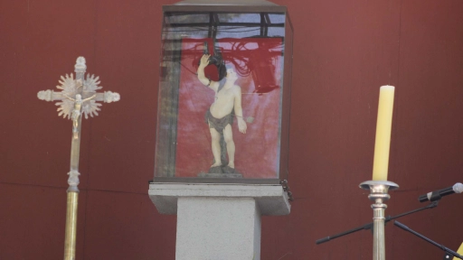 Voluntarios construyen una pérgola de oración en honor a San Sebastián en Yumbel