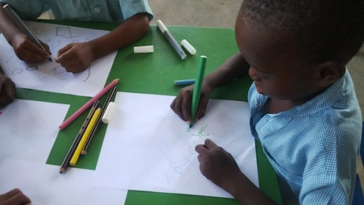 JUNJI Biobío se suma a la inclusión para atender familias haitianas y personas sordas