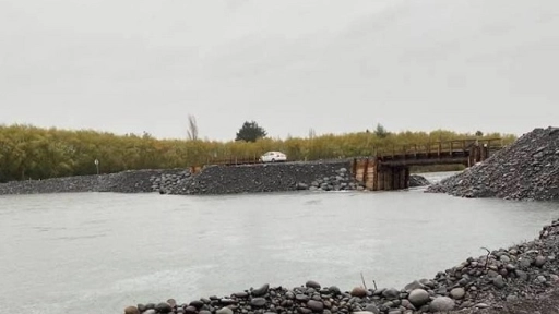 Ofician a vialidad para acelerar trabajos sobre puente principal del río Laja en Tucapel