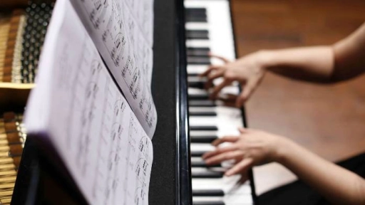 Estudiantes angelinos son destacados en concurso de talento musical en piano
