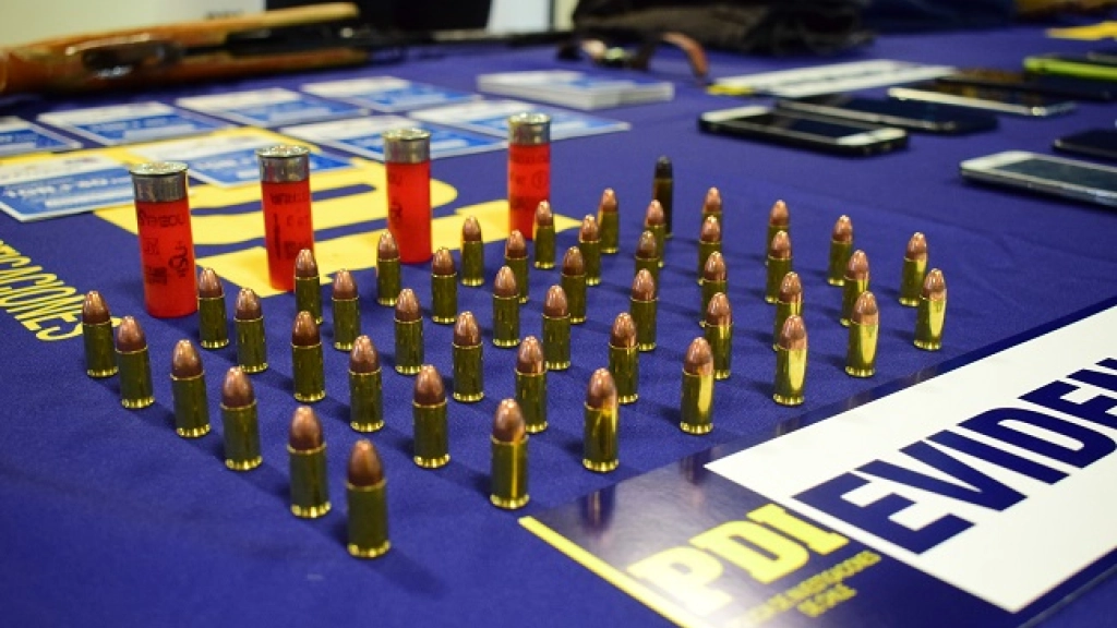 Decomiso Armas chalecos, PDI (19), 