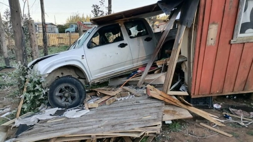 Los Álamos: Camioneta destruyó una vivienda en intento de fuga
