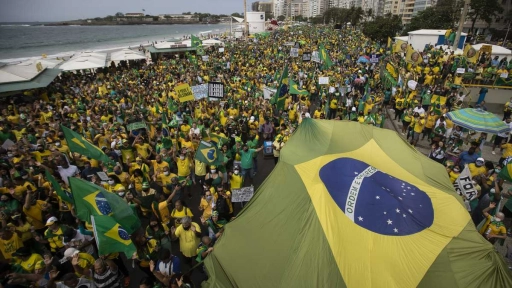 Brasileños se manifestaron contra Jair Bolsonaro