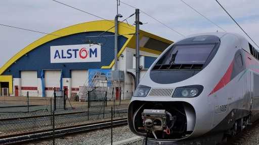 Santo Tomás firma convenio con francesa Alstom para promover talentos locales
