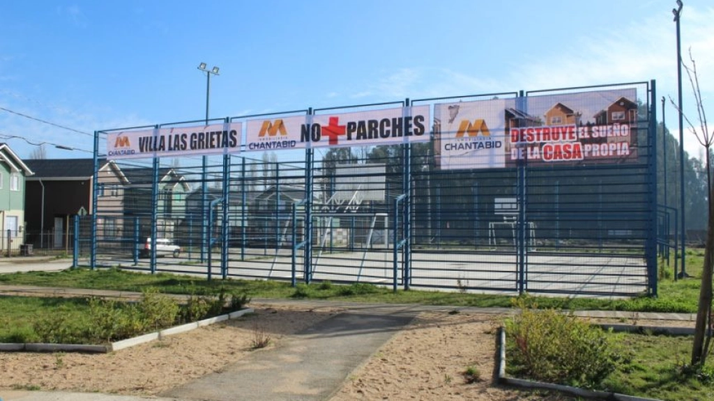 Quejas-de-vecinos-de-villa-Portal-Manso-de-Velasco-864x576, Fotografía de archivo de una manifestación organizada por los vecinos el 31 de agosto de 2020.