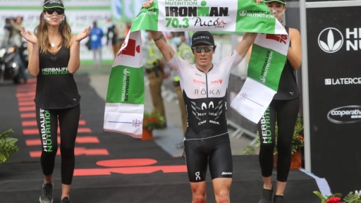 El español Javier Noya y la brasileña Luisa Baptista fueron los ganadores del Ironman de Pucón