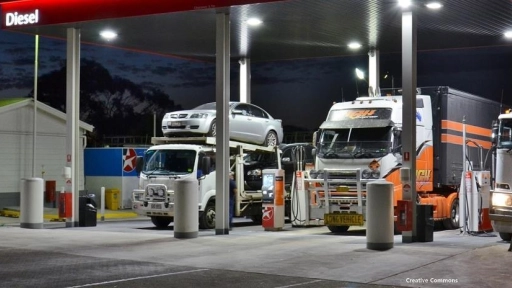 Transportistas avizoran aumento en el costo de la vida por constantes alzas de combustibles