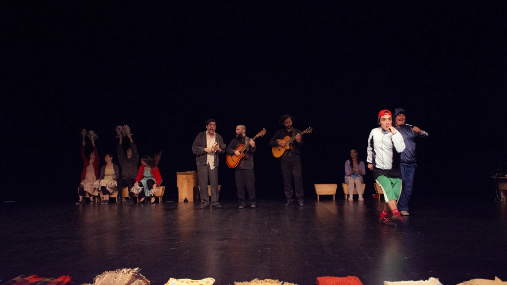 unnamed (4), Presentación de El pájaro de Chile, de Teatro Reconstrucción, en Sala de Cámara de Teatro Biobío.