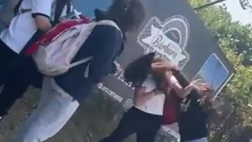 VIDEO: Registran violenta golpiza a alumna en plena vía pública en Santa Bárbara