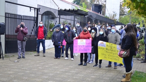 Familias se manifestaron en las afueras de tribunal por mal estado de sus viviendas 