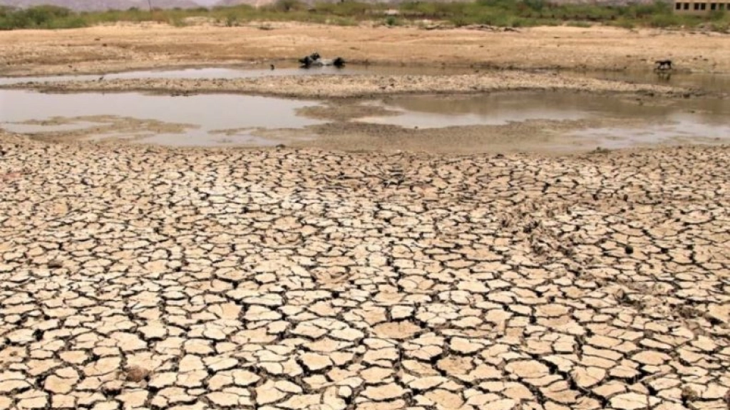 seqre, Desde el 15 de febrero la localidad comenzó con un racionamiento de agua, momento en que el municipio activó un plan de contingencia, distribuyendo agua en camiones aljibe.