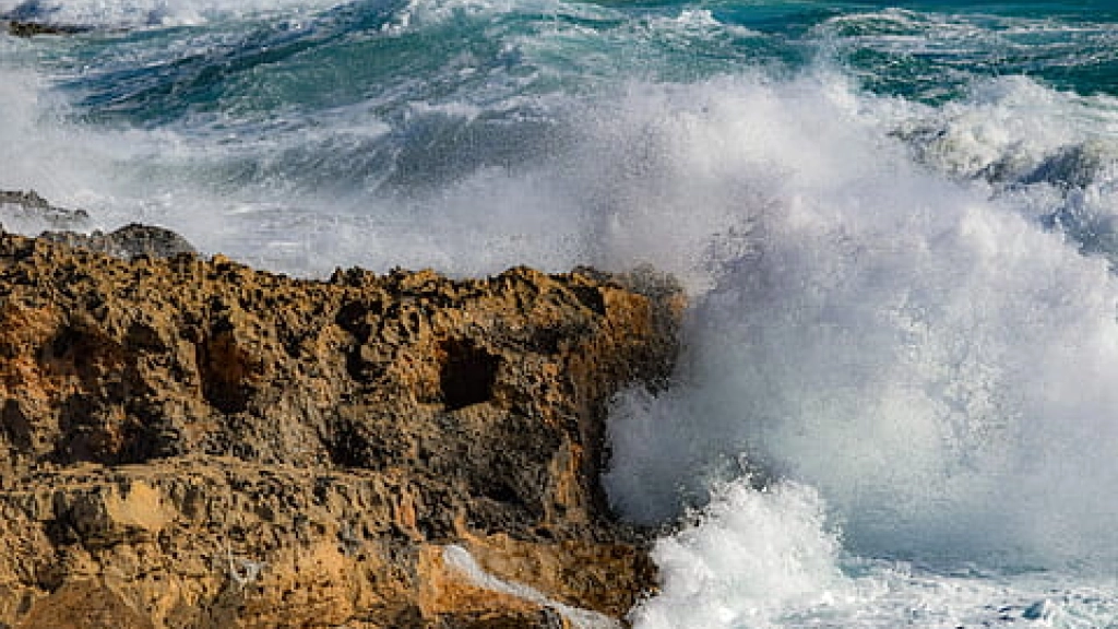 splash-water-sea-wave-thumbnail, Foto referencial.