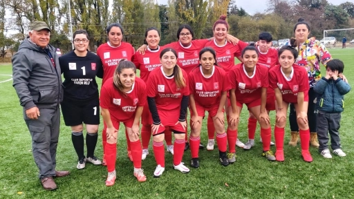 Tres equipos lideran la liga de fútbol femenino