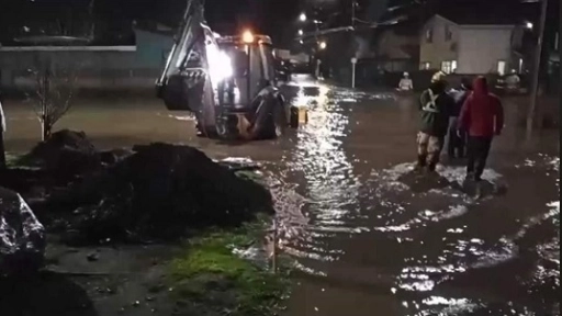 Población de Negrete sufre inundaciones por lluvias y desborde de canal