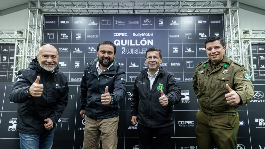 Felipe Horta, Oscar Crisóstomo, Miguel Peña Jara y Capitán Luis Llévenes Yáñez de Carabineros, 