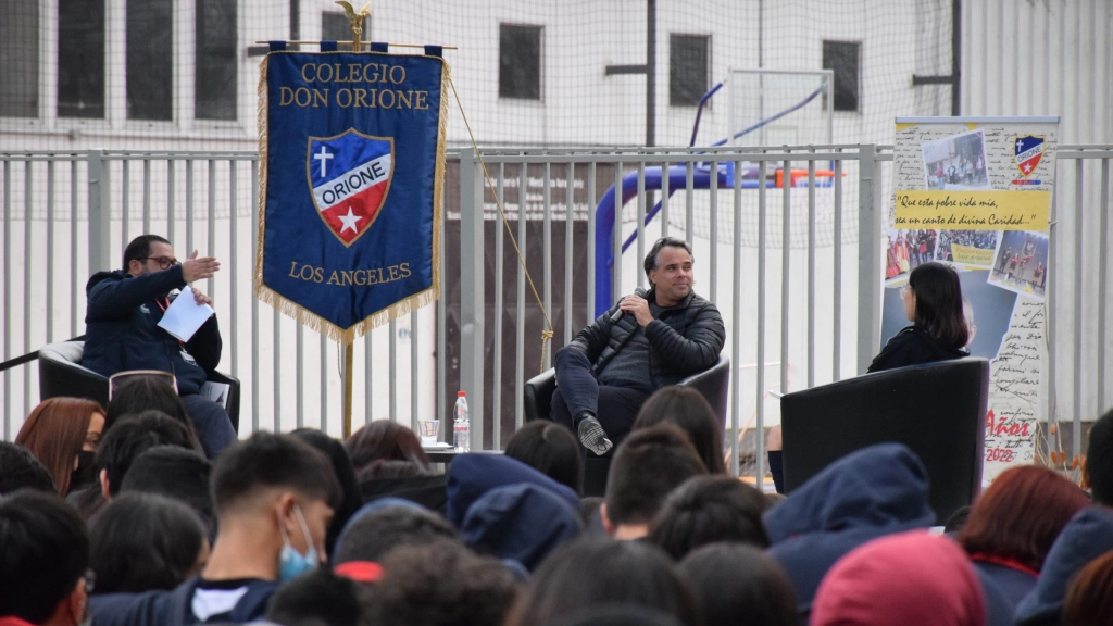 Fernando Gonzalez, Orione (78), Más de un centenar de estudiantes escuchó y participó en el conversatorio con fines motivacionales que realizó Fernando González, ex tenista profesional y tri campeón olímpico. 