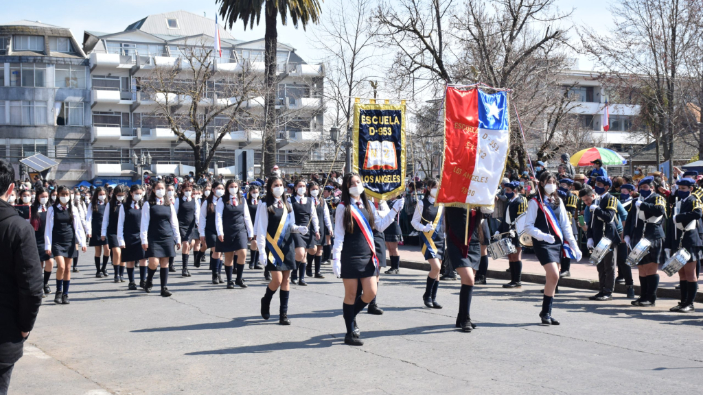 Tradicional desfile de Fiestas Patrias en Los Ángeles La Tribuna