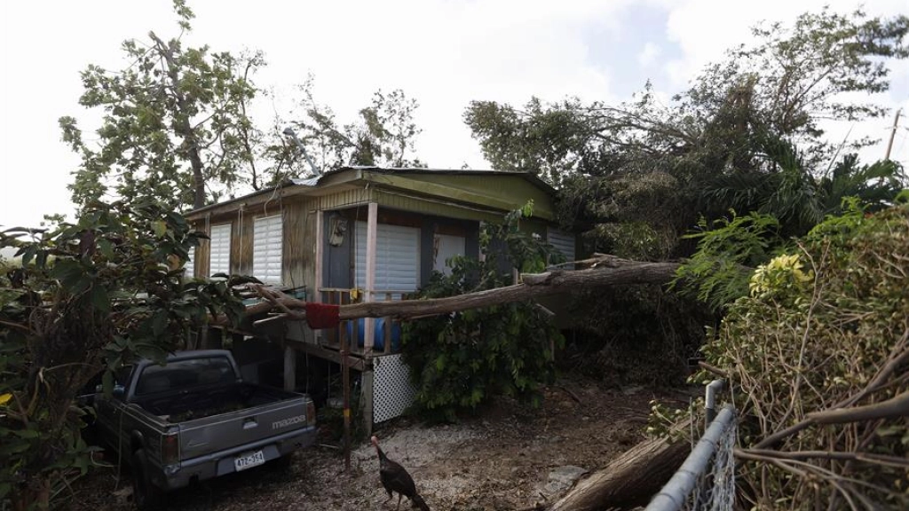 766172760783cbe2afa7d4ac689f8b4a0d0c7cc8miniw, Fotografía de archivo donde se muestra una casa destrozada por el paso del huracán Fiona por el barrio Punta Diamante en Ponce, Puerto Rico. EFE/Thais Llorca
