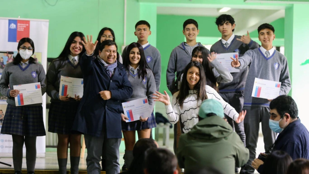 BLE2, Certifican a 120 alumnos de Lota por obtener Bono al Logro Escolar/ Foto enviada por MDSF